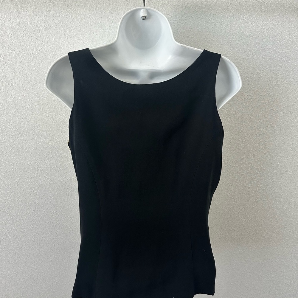 Cream Fitted Sleeveless Tank Top - Picture 2 of 8